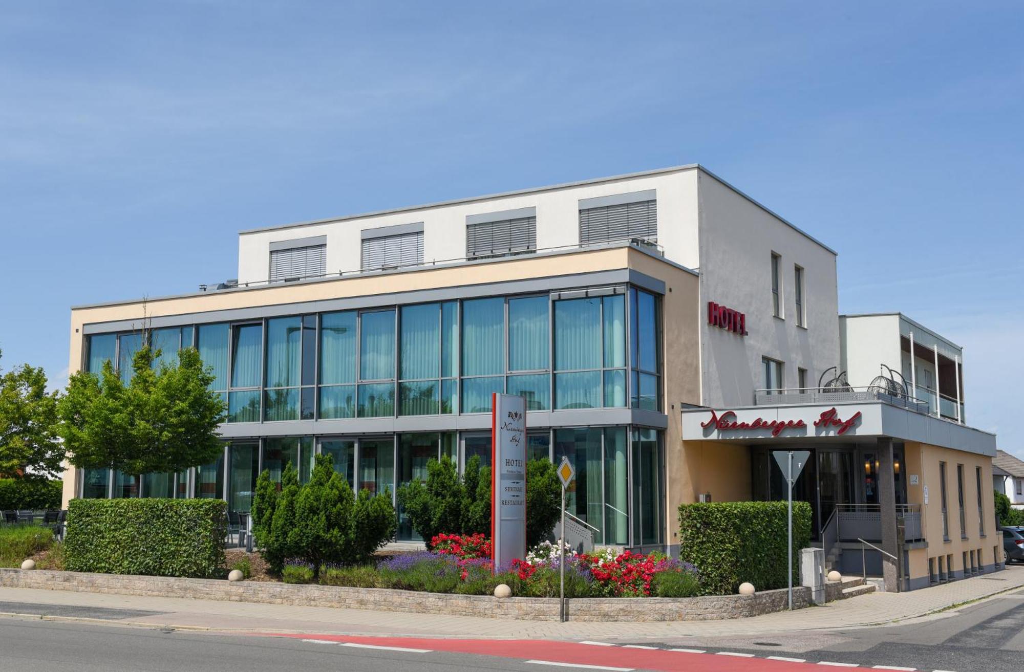 Hotel Nuernberger Hof นอยมาร์คท์ อิน แดร์ โอเบอร์พฟัลซ์ ภายนอก รูปภาพ