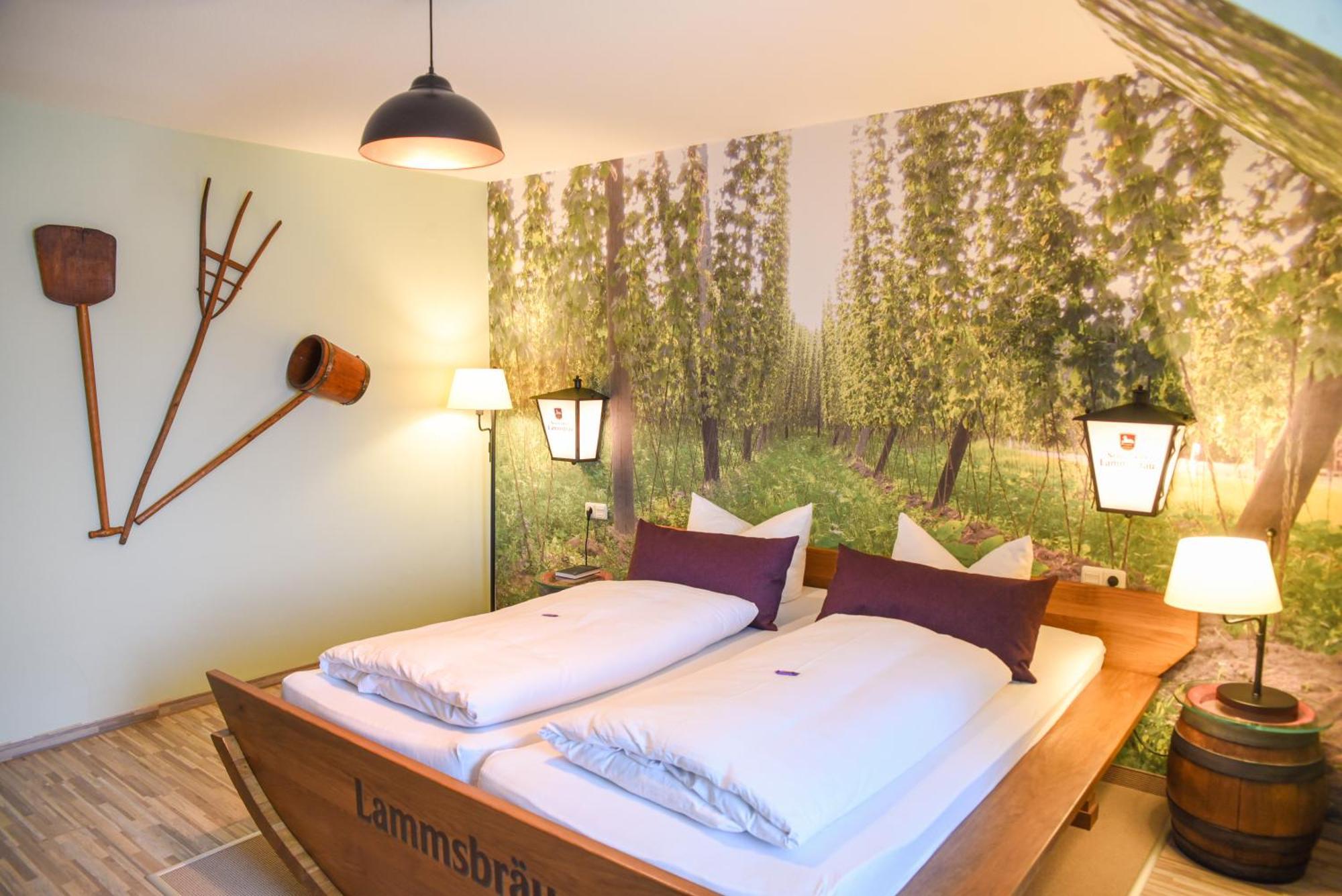 Hotel Nuernberger Hof นอยมาร์คท์ อิน แดร์ โอเบอร์พฟัลซ์ ภายนอก รูปภาพ