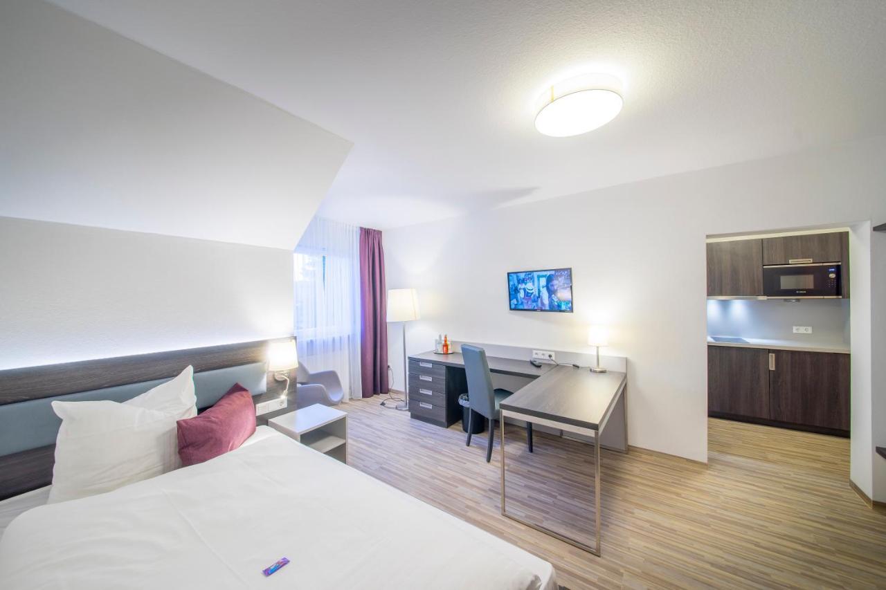 Hotel Nuernberger Hof นอยมาร์คท์ อิน แดร์ โอเบอร์พฟัลซ์ ภายนอก รูปภาพ